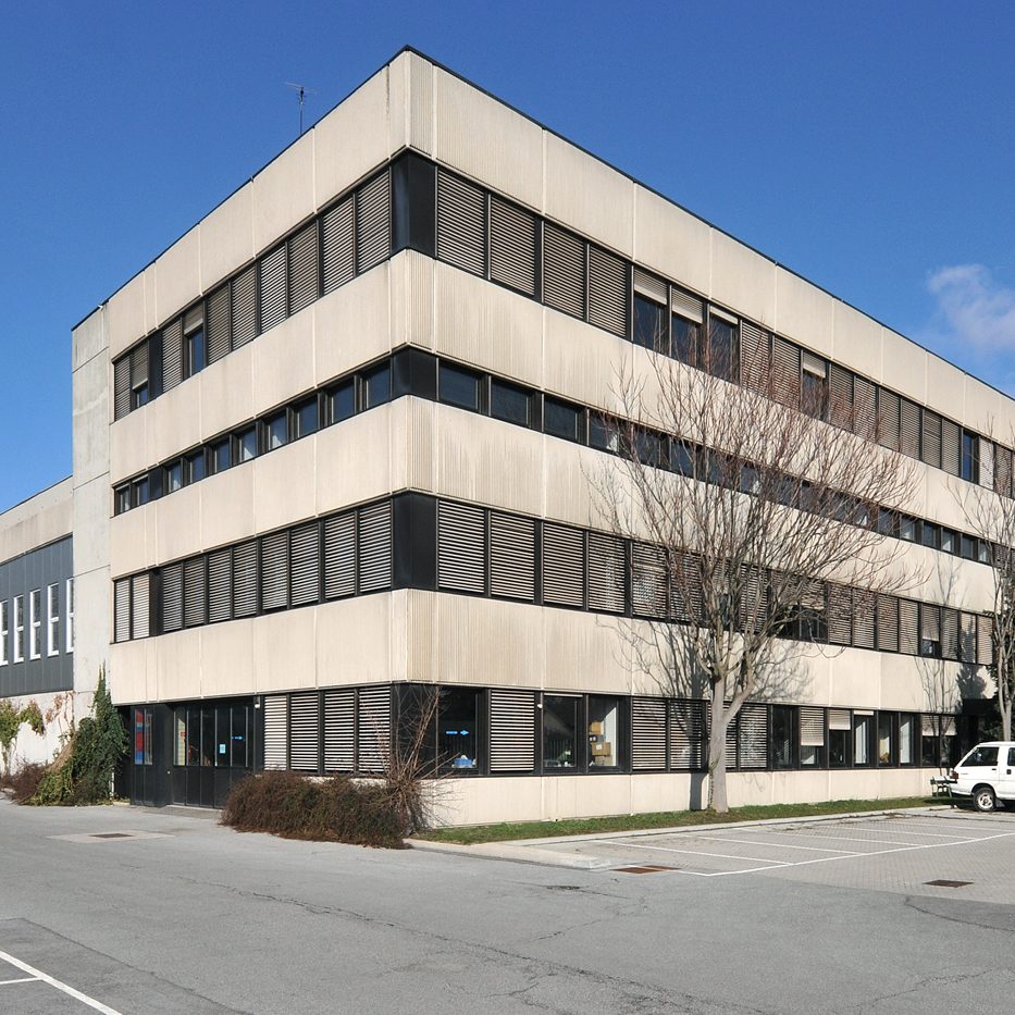 LIEGLER TAKEH ARCHITEKTEN Projekt Wiegelestraße DiTech Zentrallager