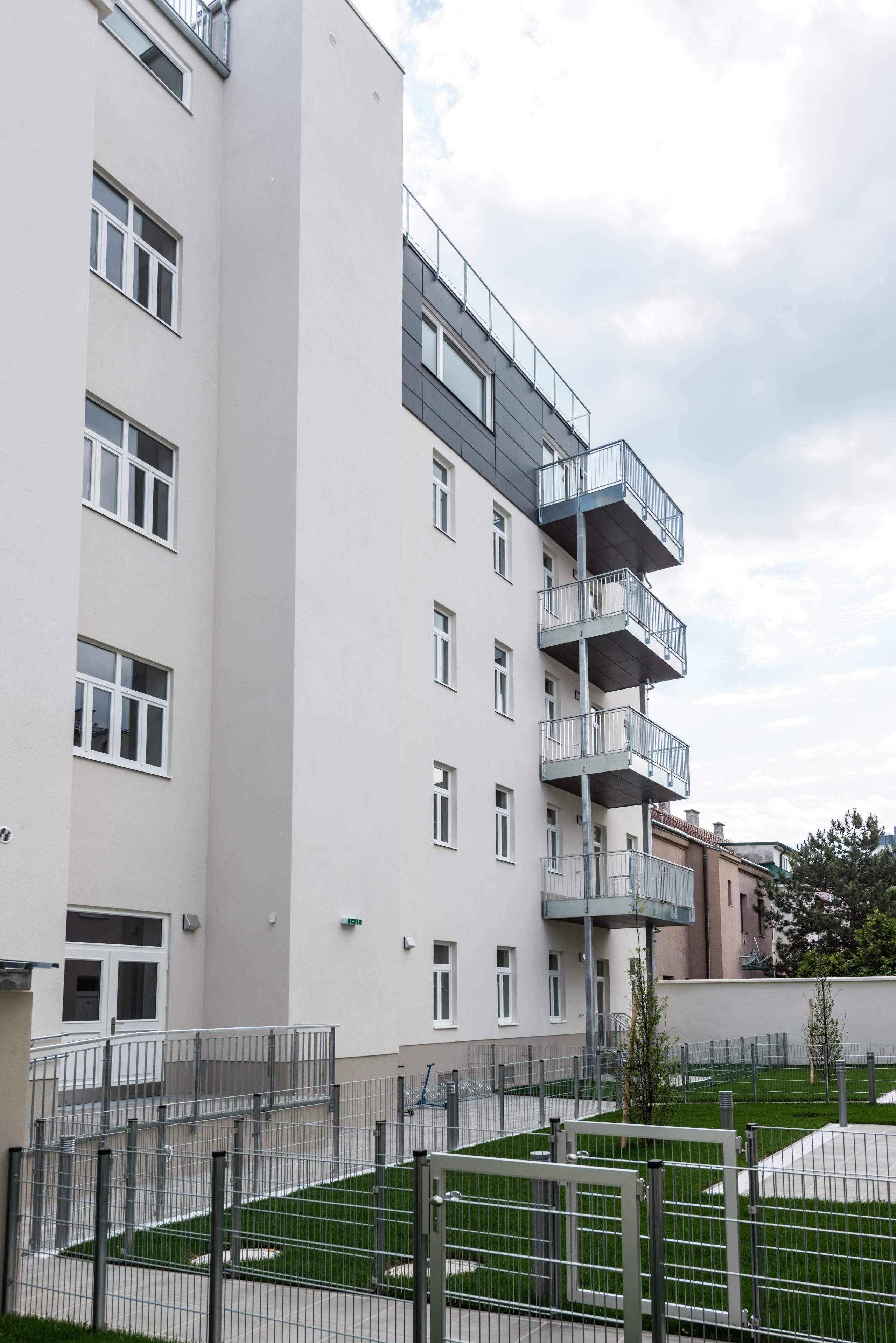 LIEGLER TAKEH ARCHITEKTEN Projekt Ostmarkgasse Hof Fassade und Balkone