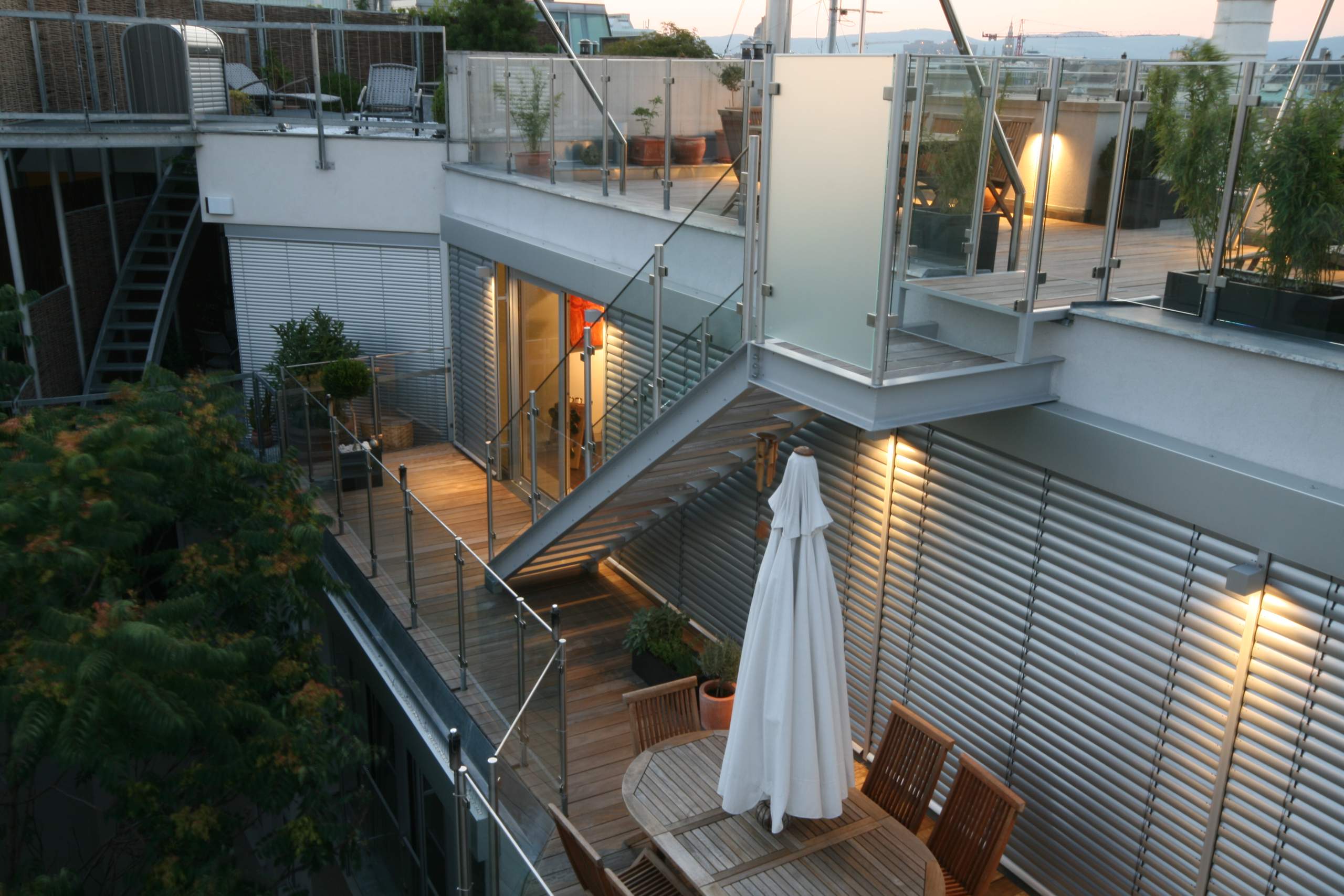 LIEGLER TAKEH ARCHITEKTEN Projekt Paniglgasse Stiege auf die Dachterrasse