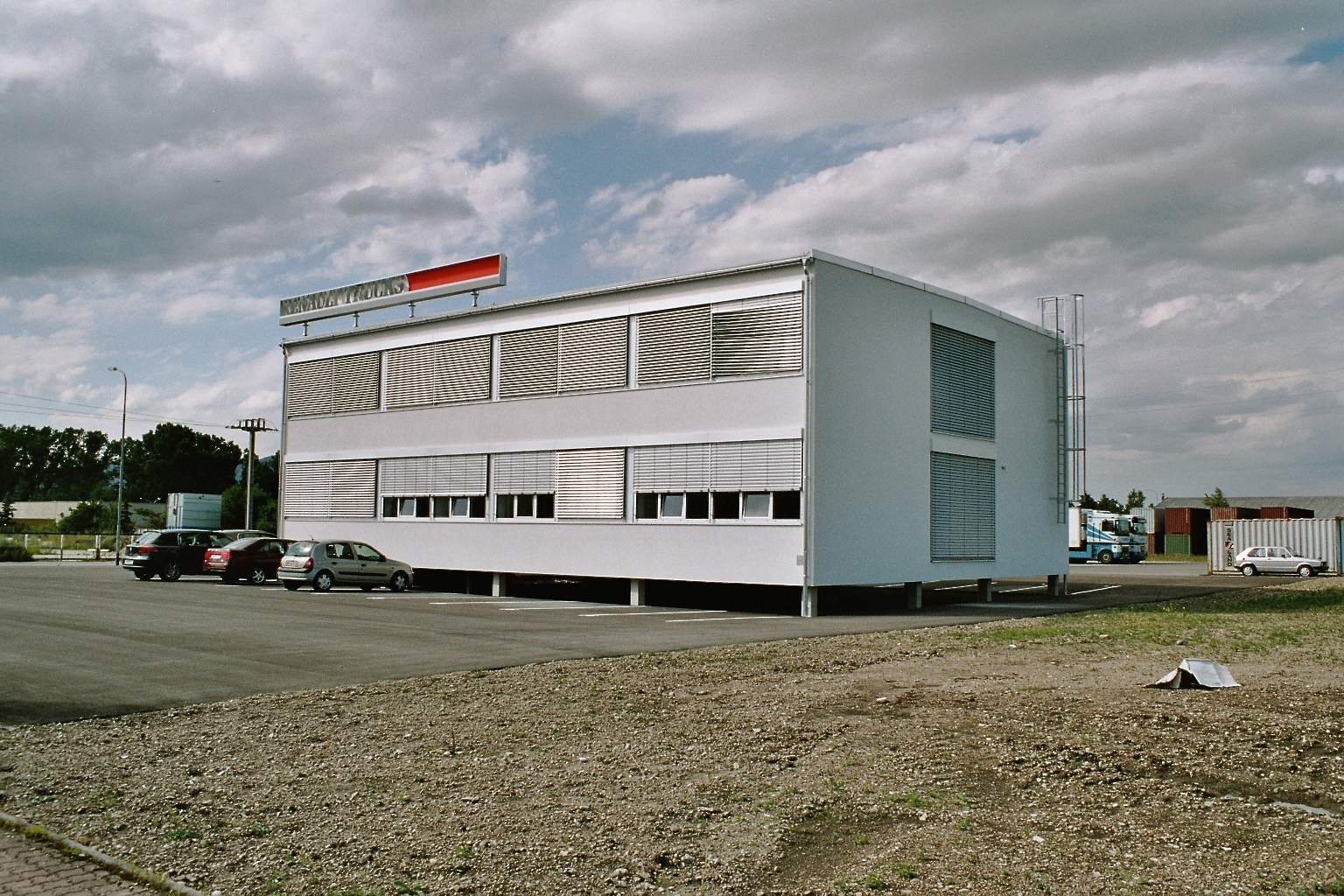 LIEGLER TAKEH ARCHITEKTEN Projekt Renault Trucks