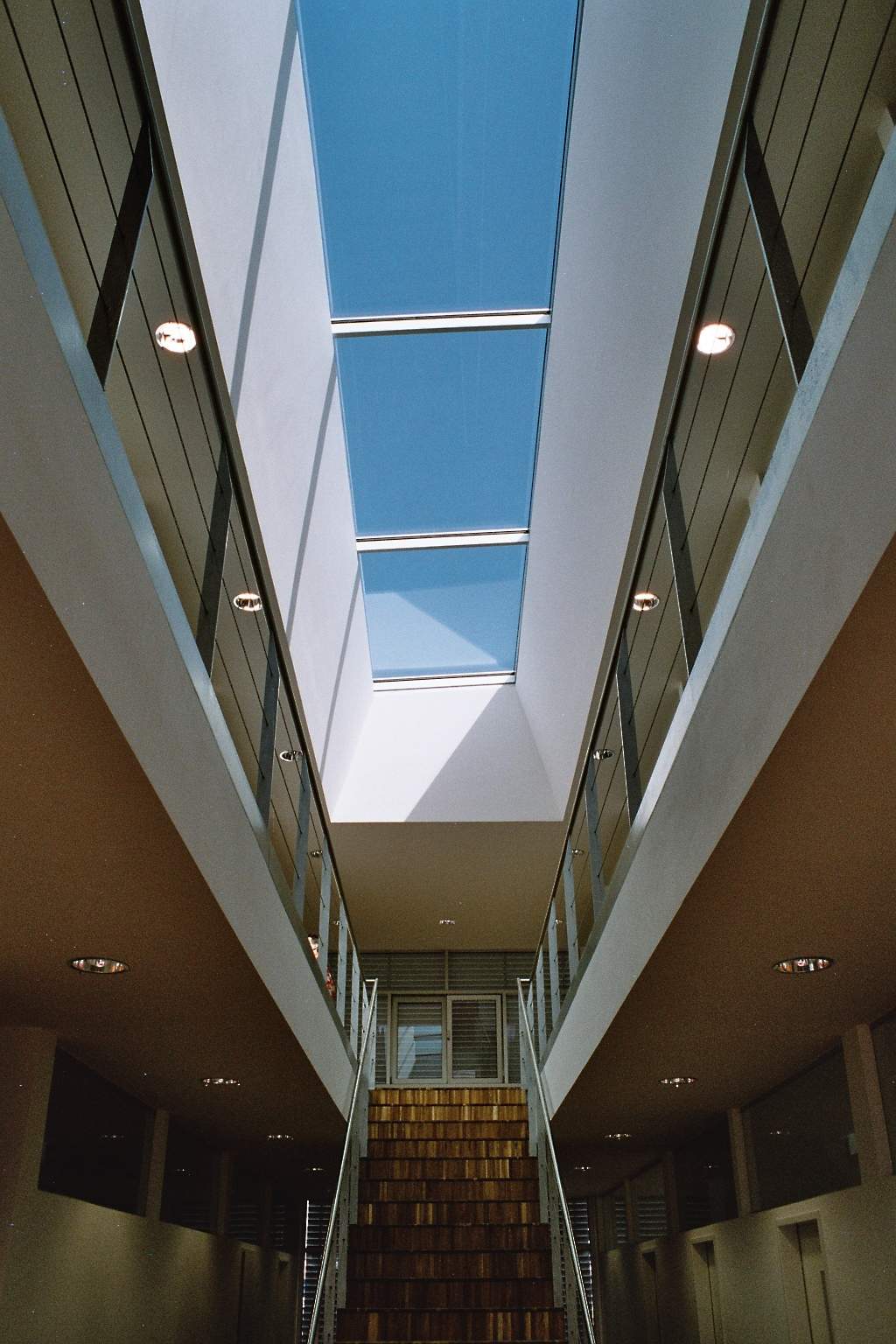 LIEGLER TAKEH ARCHITEKTEN Projekt Renault Trucks Licht Kuppel